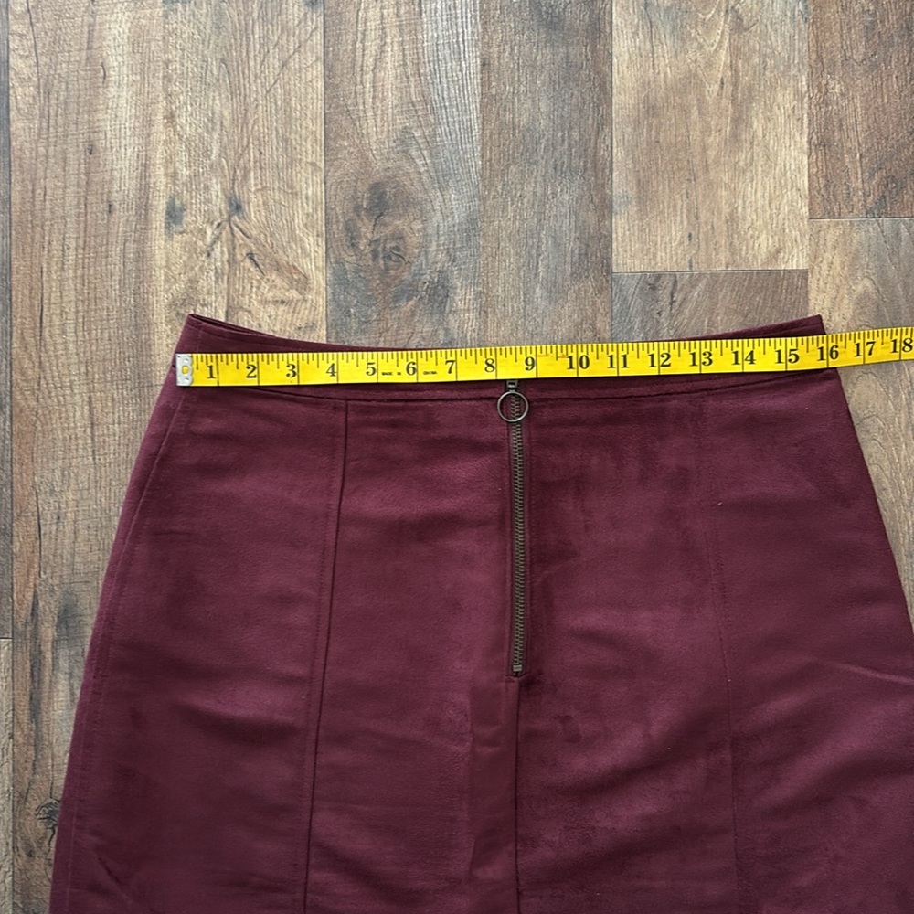 Old Navy Burgundy Faux Suede Mini Skirt - Picture 3 of 4